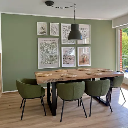 Neu Renoviertes Apartment Mit 2 Schlafzimmern, Kueche & Waschtrockner - 900 M Zentrum Borken Σπίτι διακοπών Μπόρκεν