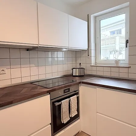 Neu Renovierte Mit 2 Schlafzimmern, Kueche & Waschtrockner - 900 M Zentrum