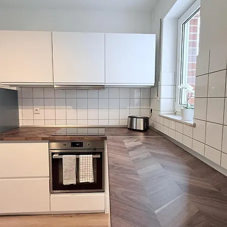Neu Renovierte Mit 2 Schlafzimmern, Kueche & Waschtrockner - 900 M Zentrum * Borken