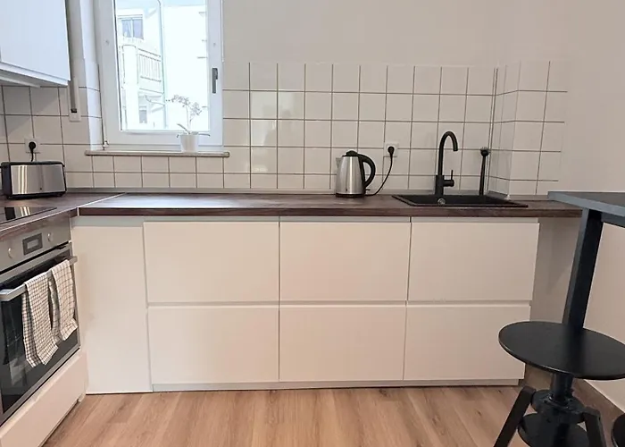 Neu Renoviertes Apartment Mit 2 Schlafzimmern, Kueche & Waschtrockner - 900 M Zentrum Borken Σπίτι διακοπών Μπόρκεν