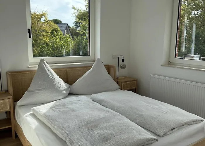 Neu Renoviertes Apartment Mit 2 Schlafzimmern, Kueche & Waschtrockner - 900 M Zentrum Borken Μπόρκεν